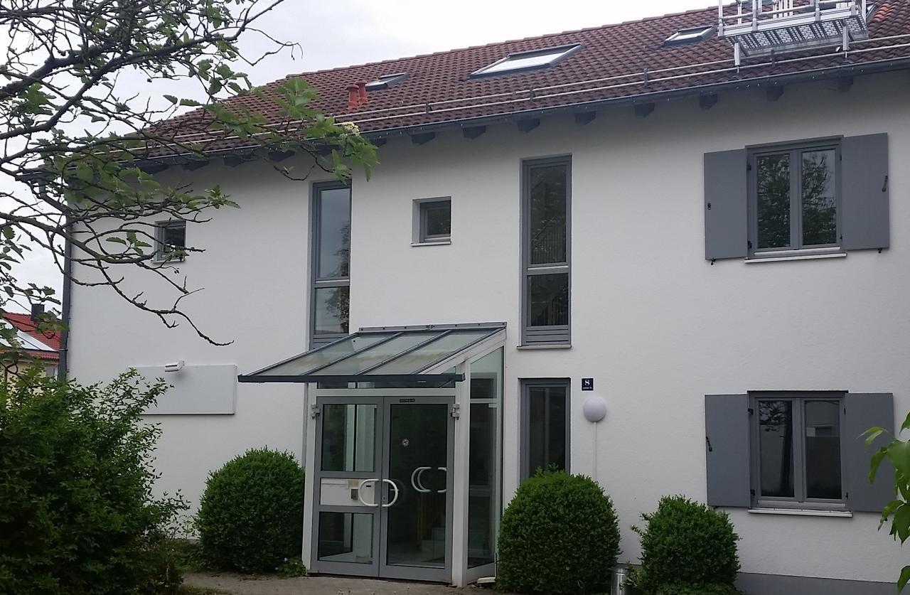 Novitel Pension Pliening - Muenchen Messe Exterior photo